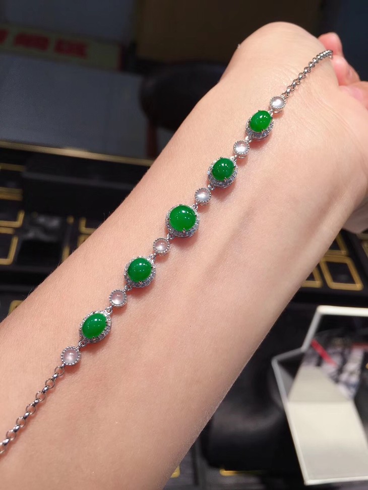 翡翠蛋面手链阳绿色满绿链子水润种老18k金钻石镶嵌蛋面个个饱满上手