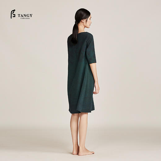 TANGY Collection天意蓝莨印花宽松连衣裙 商品图2