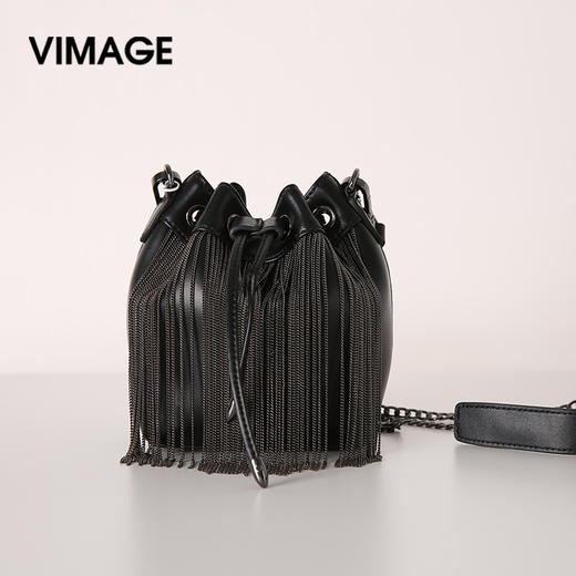 VIMAGE纬漫纪夏季新款流苏个性小包水桶包链条斜跨迷你包包V1320902 商品图0