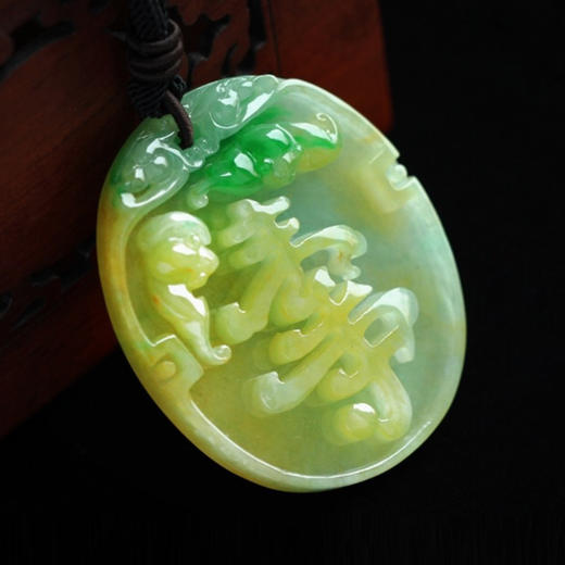 派瑞翡翠 翡翠挂件 寿牌 糯种 阳绿 翡色 商品图3