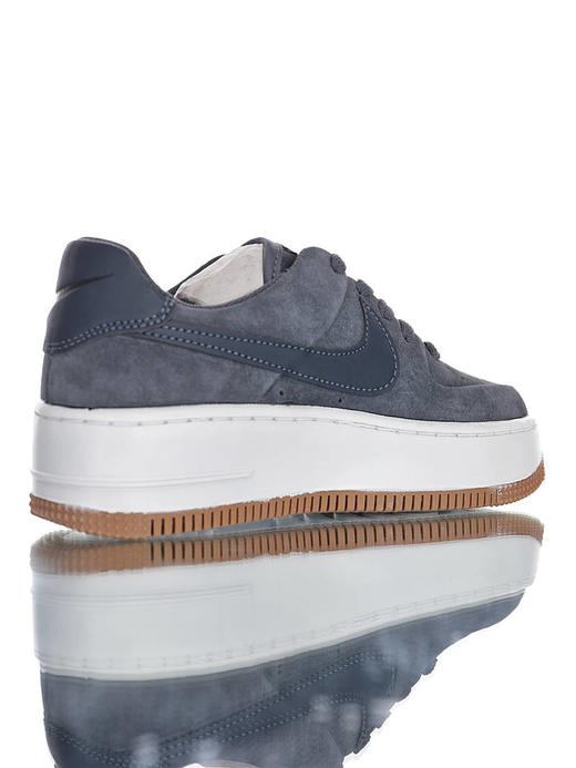 耐克Nike Air Force 1 Sage Low LX Suede 进口丝光猪巴革鞋面 内置Air气垫装置 独立EVA中底 厚底松糕空军板鞋 商品图4