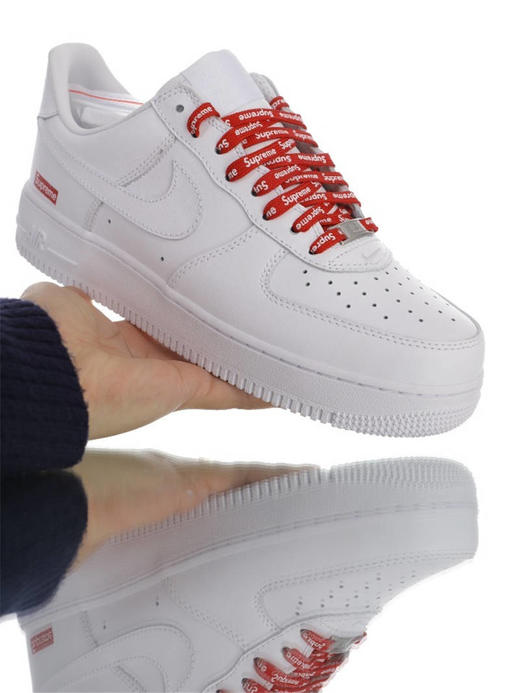Supreme x Nike Air Force 1 Low耐克 志高联乘 硬质头层荔枝纹皮革鞋面 内置全掌AirSole气垫 空军一号 皮革黑红LOGO配色 商品图5