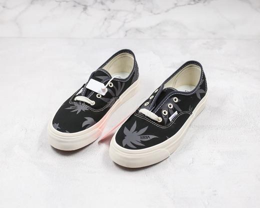 万斯 低帮 枫叶 棕榈叶帆布 黑色Vans Vault OG Authentic LX高端支线19SS男女低帮板鞋   Size ：35-44 硫化 商品图1