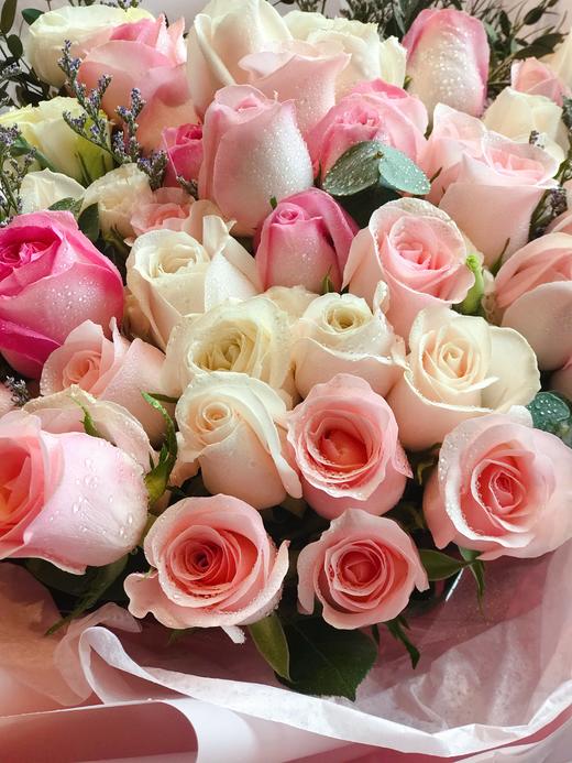 最美公主33朵粉玫瑰时尚花束