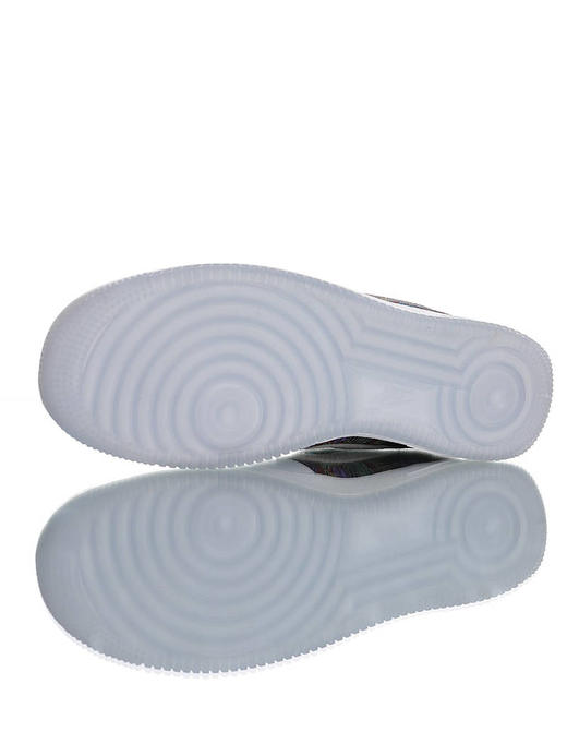 耐克Nike Air Force 1 '07 Lv8 庆祝波多黎各日 采用荔枝纹皮革鞋面材质 内置全掌air sole气垫 空军一号 皮革白彩青蛙配色 商品图2