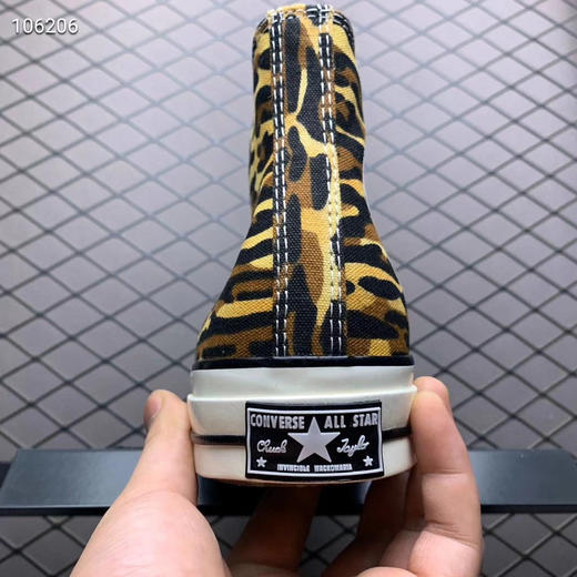 Converse X Wacko Maria x INVINCIBLE 三方联名 鞋舌的“万夫莫开”实属亮点  豹纹 绿豹纹 高帮 低帮 商品图1