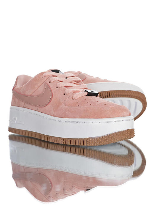 耐克Nike Air Force 1 Sage Low LX Suede 进口丝光猪巴革鞋面 内置Air气垫装置 独立EVA中底 厚底松糕空军板鞋 商品图1