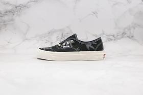 万斯 低帮 枫叶 棕榈叶帆布 黑色Vans Vault OG Authentic LX高端支线19SS男女低帮板鞋   Size ：35-44 硫化