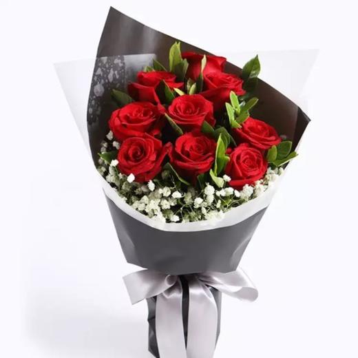 9朵玫瑰花(9朵玫瑰花代表什么意思)