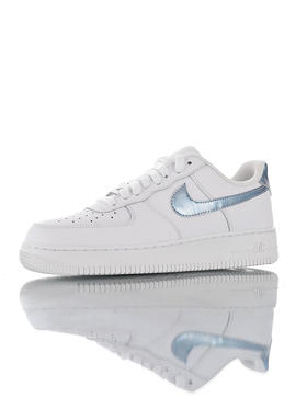 耐克Nike Air Force 1 Low '07 正确无色差皮革材质钩子 采用硬质头层牛皮革 内置全掌air sole气垫 空军一号经典低帮休闲运动板鞋 白皮雾霾蓝钩