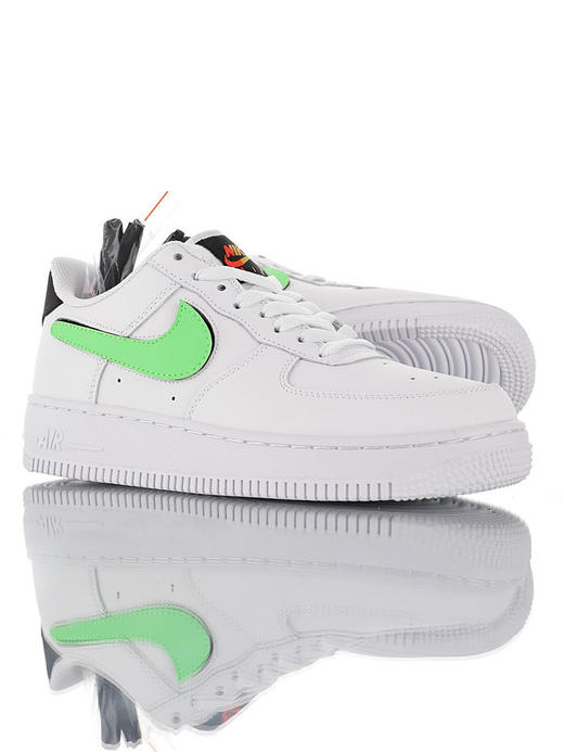 耐克Nike Air Force 1 3 GS 正确无色差皮革材质 采用硬质头层牛皮革 内置全掌air sole气垫 耐克空军一号经典百搭休闲运动板鞋 白黑荧光绿换钩魔术贴配色 商品图1