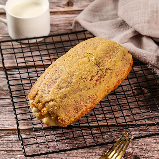 【预定】咸蛋超人软欧包（上午7点后预定，第二天下午出货） 商品图0