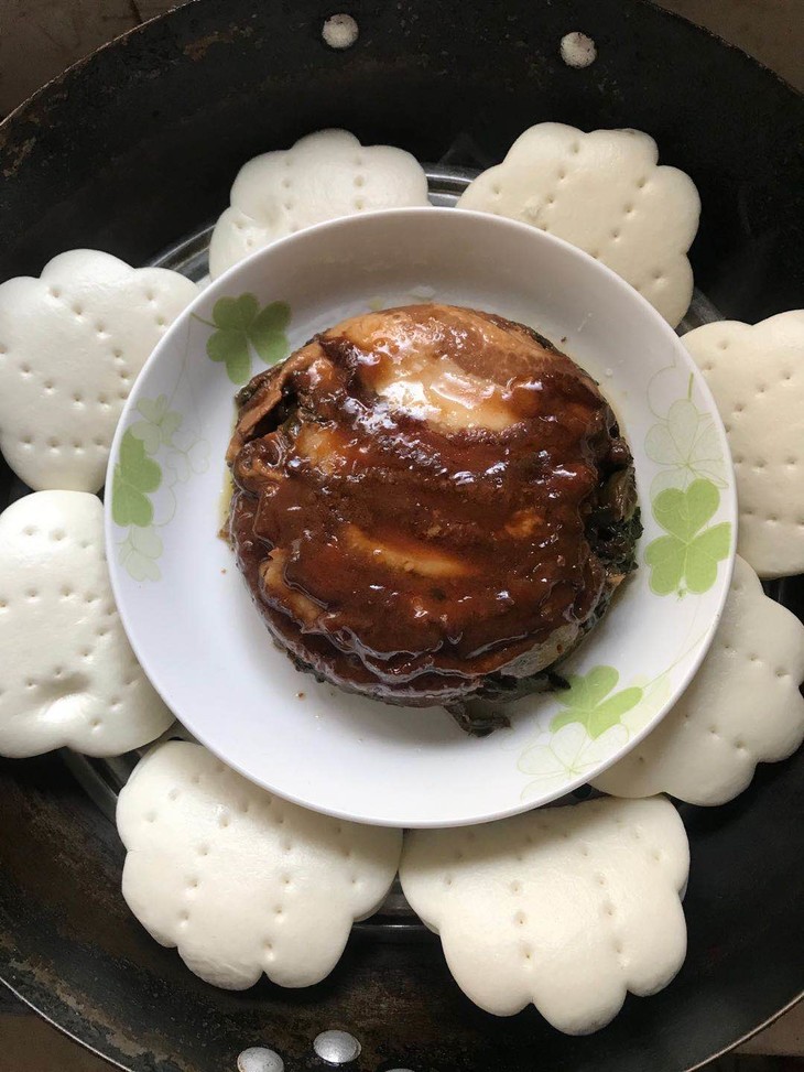 经典湘菜梅菜扣肉荷叶饼套餐