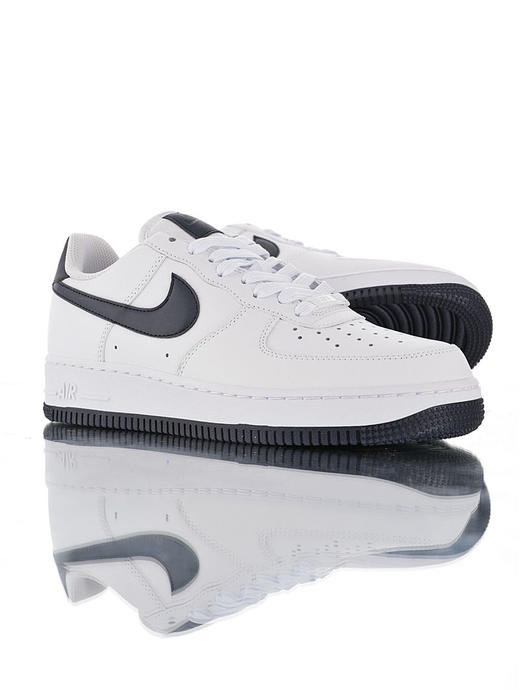 耐克Nike Air Force 1 ´07 Low Premium 原模具开发 采用硬质荔枝纹纹牛剖革 内置全掌air sole气垫 皮革白午夜蓝钩配色 商品图1