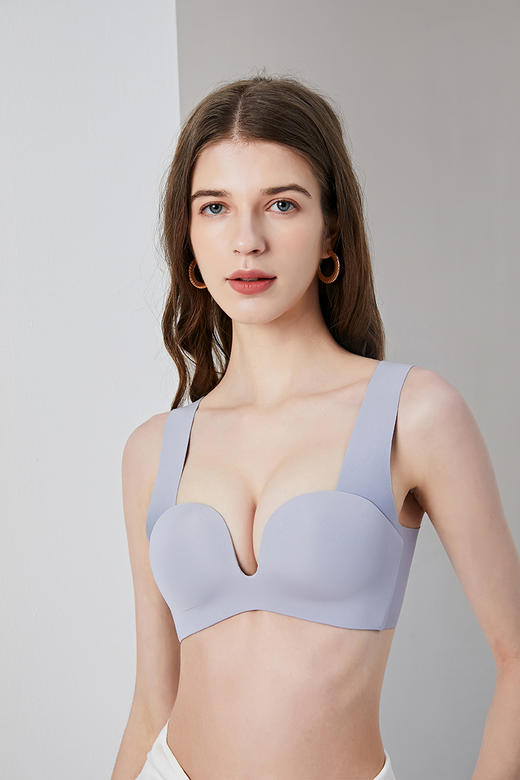 【爆品推荐，无限回购】Lily moon 无痕无钢圈宽带聚拢文胸清爽舒适 商品图4