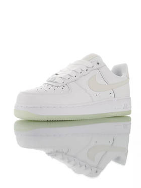 耐克 Nike Air Force 1 07 Essential 原模具开发打造 采用移膜荔枝纹皮革 内置全掌air sole气垫 空军一号低帮板鞋 皮革白水晶夜光3M钩配色