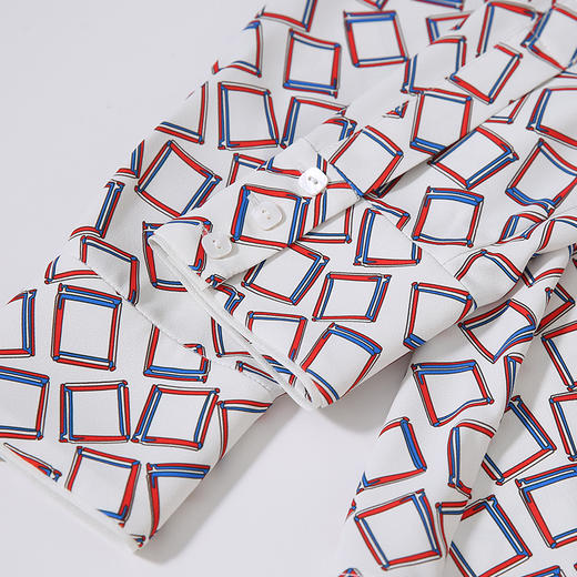 EITIE爱特爱春季新款洋气职业干练显瘦系带几何印花衬衫上衣6109802 商品图6