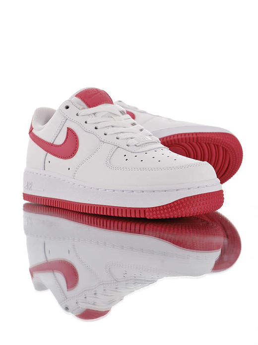 耐克Nike Air Force 1 Low '07 原模具开发打造 采用硬质头层牛皮革材质 内置全掌air sole气垫 空军一号低帮经典运动皮革板鞋 皮革白玫红粉配色 商品图1