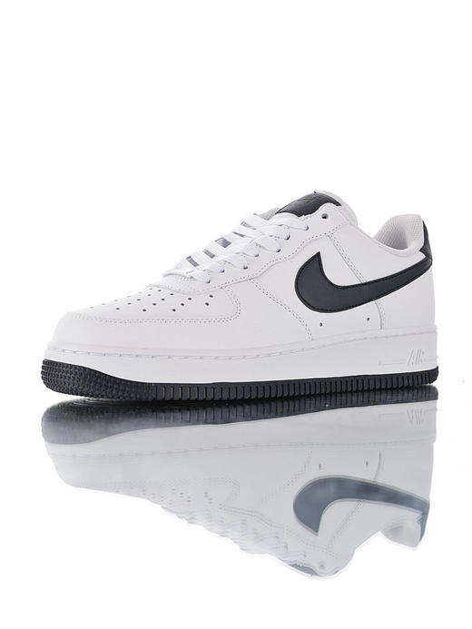 耐克Nike Air Force 1 ´07 Low Premium 原模具开发 采用硬质荔枝纹纹牛剖革 内置全掌air sole气垫 皮革白午夜蓝钩配色 商品图0