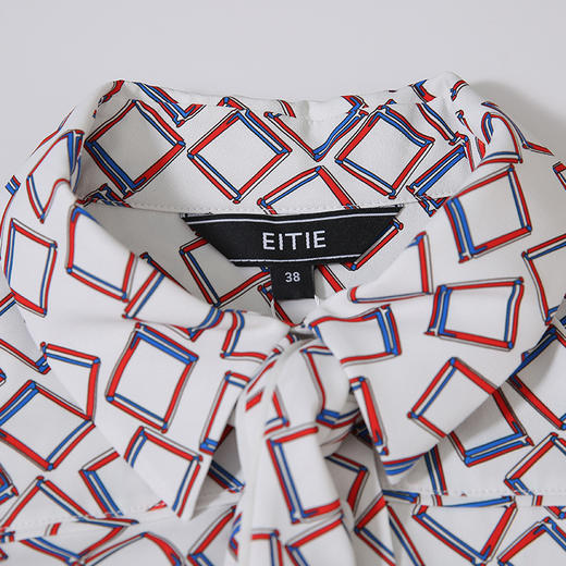 EITIE爱特爱春季新款洋气职业干练显瘦系带几何印花衬衫上衣6109802 商品图7