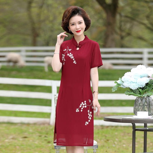 YCE-FLO-2056夏季新款绣花滴水洞短袖中长款旗袍裙子 商品图1