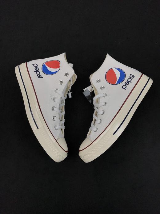 匡威百事可乐 Converse x Pepsi重磅联名  Chuck Taylor 1970S标志字母印花帆布鞋男女情侣板鞋，黑色 白色 高帮百搭真标硫化帆布板鞋。 商品图1