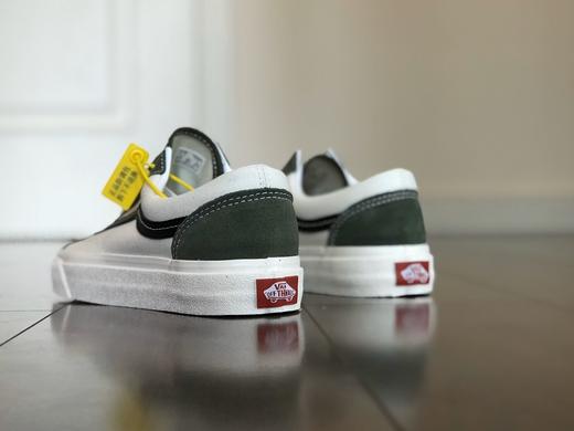 VANS STYLE 36 新款白橘拼色 橘子汽水板鞋、权志龙短头 绿色黑条 蓝色黑条  红色绿条 官方货号：VN0A3DZ3VXY  尺码：35--44  工艺：硫化1:1 商品图2