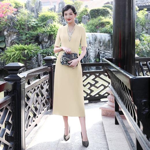 DLQ-A2008新款优雅气质钉珠礼服裙 商品图1