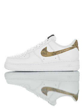 耐克Nike Air Force 1 '07 PRM QS 采用原装软头层皮革鞋面 代工缜密拉帮中底 内置全掌air sole气垫 空军一号经典低帮运动板鞋 皮革白黑金蟒蛇纹