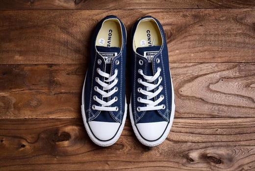 【致敬经典】Converse匡威 Chuck Taylor经典常青款升级蓝底真标 帆布硫化鞋 原盒 正确版型 原底原面 蓝色 黑色 白色 红色 黑色 低帮 高帮【偏大一码】码数：35--44 商品图1