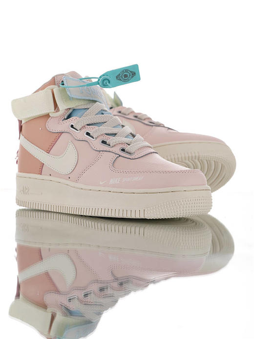 耐克Nike Wmns Air Force 1 High UT 替换LOGO魔术贴 原模具开发打造 采用移膜革荔枝皮材质 内置全掌air sole气垫 皮革樱花粉米白拼接 商品图1