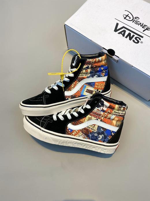 Vans/范斯 亚洲限定联名 Disney MICKEY MOUSE 米奇90周年纪念款 高帮 低帮 男女板鞋情侣帆布鞋。 码数：35-44 商品图1