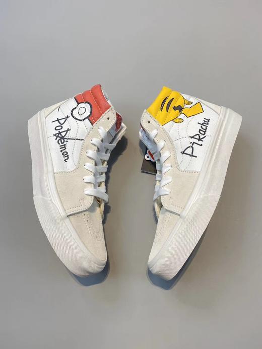 神奇宝贝系列x Vans Sk8-Mid 联名合作款 白色 黑色 万斯经典高帮硫化板鞋  Size：35 36 36.5 37 38 38.5 39 40 40.5 41 42 42.5 43 44 商品图4
