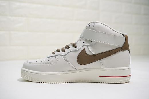 耐克Nike Wmns Air Force 1 High “Medium Olive” '07 LV8  空军一号经典高帮百搭休闲运动板鞋 全白橄榄绿 奶白褐勾 商品图4