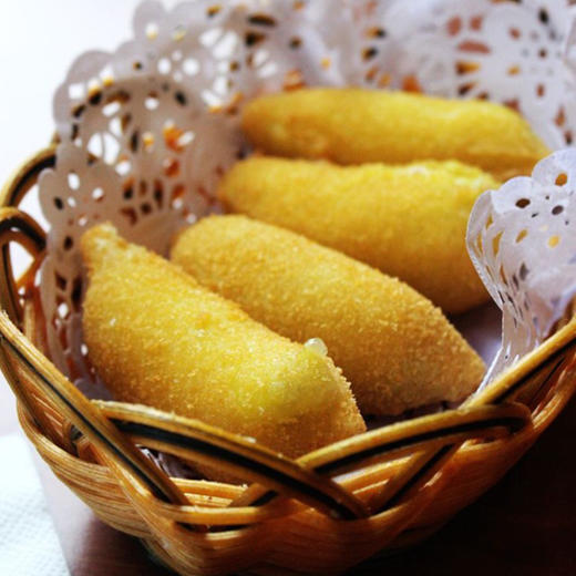 cs城食配三全脆皮香蕉酥300g包