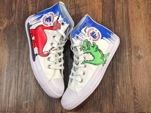 加拿大限定CONVERSE手绘卡通恐龙 高帮帆布鞋，独特的双面恐龙与颜色间的碰撞个性十足，冲击你的视觉，原底印花开模，真标硫化工艺，硅蓝中底 ，原盒原标 货号：763714c 号码：35 - 44 商品图0