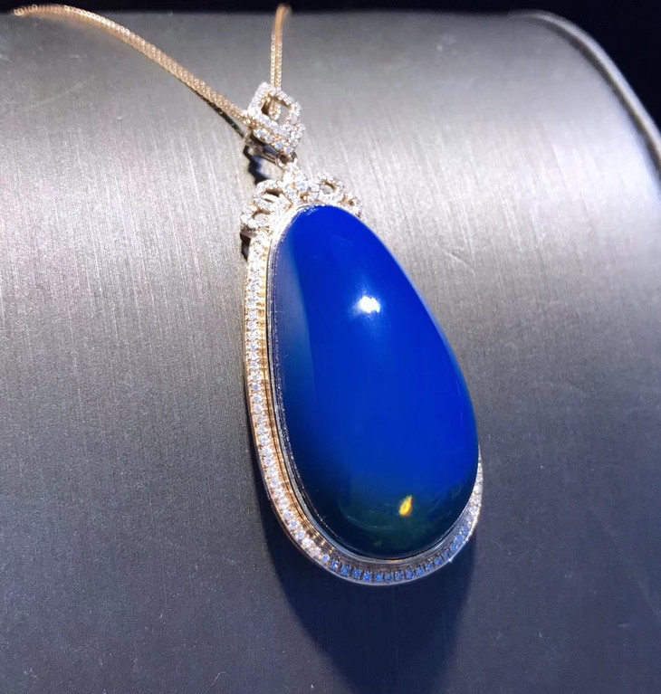 多米尼加蓝珀水滴吊坠水滴形旦面吊坠超饱满的5a高品多米品质超级棒