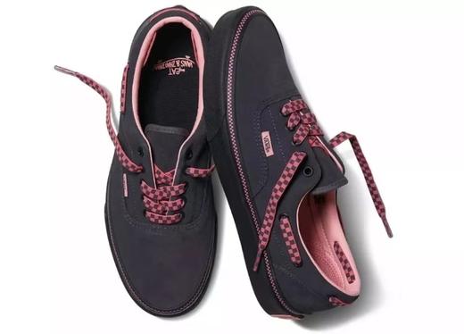 鼠年限定 Vans 携手中国当代艺术家赵赵 ZHAOZHAO 将老鼠的地下世界呈现于现实空间中 以独特视角展现全新鼠年生肖联名系列 透明 低帮灰色 低帮灰黑 低帮黑红 低帮灰红 型号:JL102 商品图12