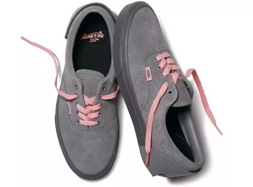 鼠年限定 Vans 携手中国当代艺术家赵赵 ZHAOZHAO 将老鼠的地下世界呈现于现实空间中 以独特视角展现全新鼠年生肖联名系列 透明 低帮灰色 低帮灰黑 低帮黑红 低帮灰红 型号:JL102 商品图6