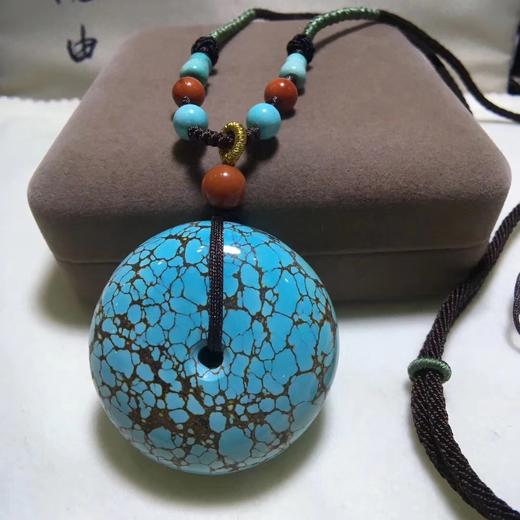 原矿绿松石高瓷高色精美网花大平安扣一枚松石净重5562g尺寸4552731mm