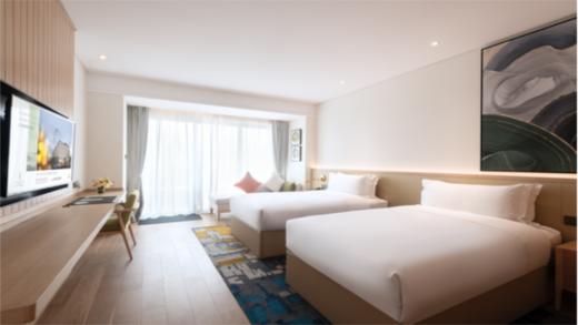 嘉途酒店豪华双床房豪华双床房+双早+双人欢乐谷门票 商品图0