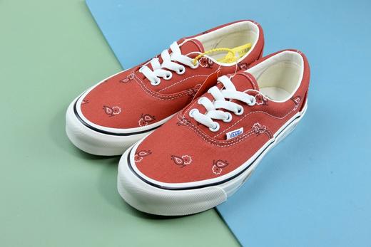 你们最期待的 Vans Vault「腰果花」来了！配色采用红、绿、蓝三色制作鞋身💯 35-44 商品图3