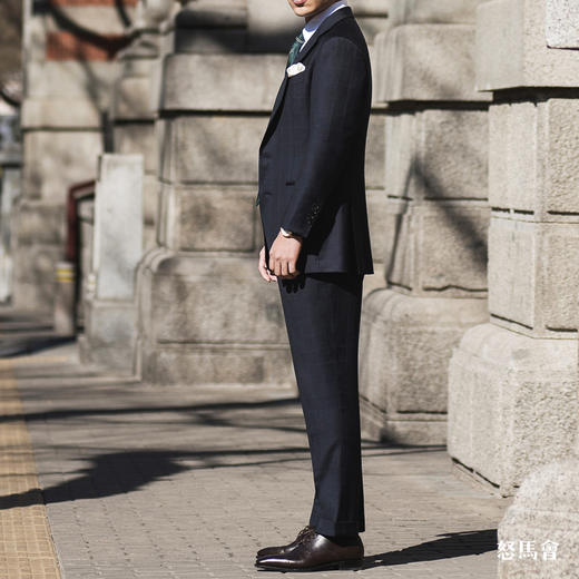 Huddersfield Chelsea Super 120's 澳洲美丽诺羊毛藏蓝色暗格纹全麻衬套装 商品图2