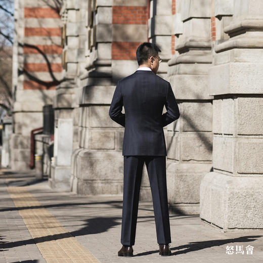 Huddersfield Chelsea Super 120's 澳洲美丽诺羊毛藏蓝色暗格纹全麻衬套装 商品图4