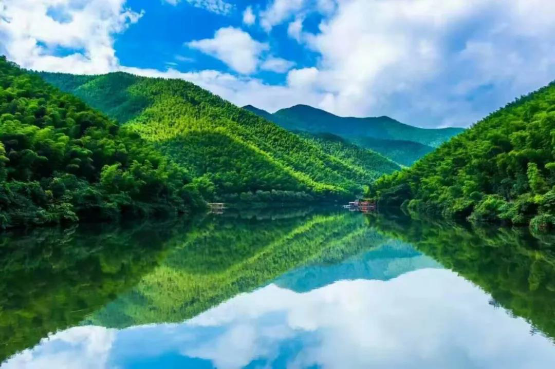 宜兴竹海风景区( 30公里,25分钟车程左右)