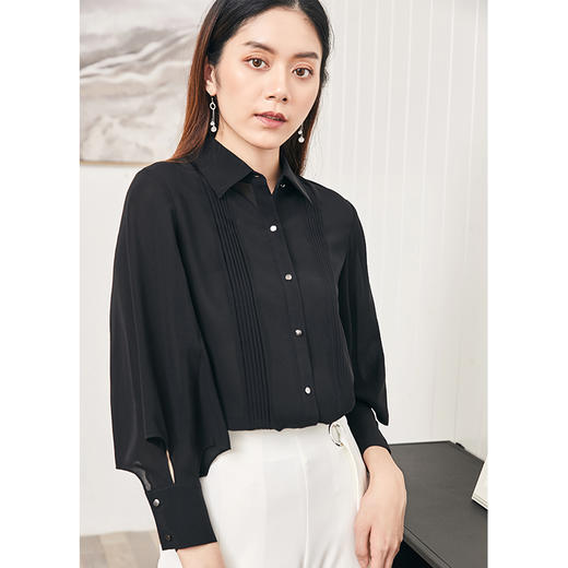EITIE爱特爱女装夏款时尚宽松个性灯笼袖通勤黑色衬衫女上衣6209903 商品图3