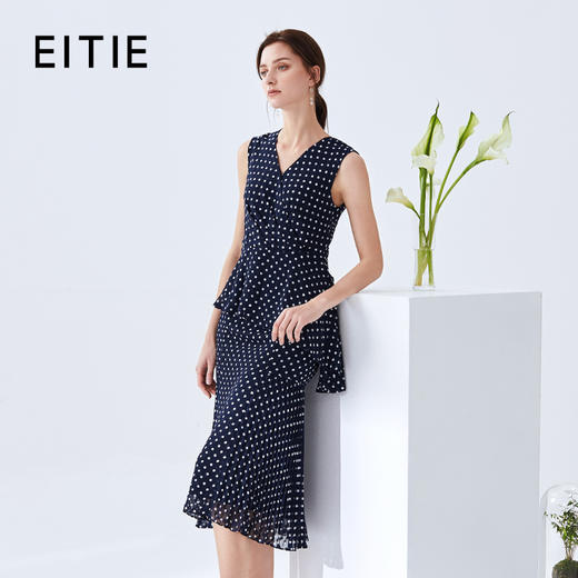 下架-EITIE爱特爱夏季新款洋气波点无袖收腰雪纺下摆不规则小上衣5913630 商品图0