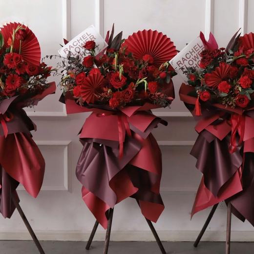 喜庆红色系传统折扇开业三脚架1对 商品图0