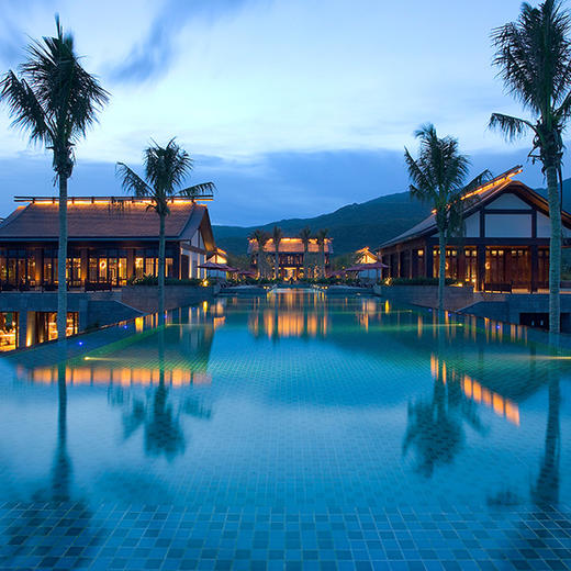 海南香水湾君澜度假酒店1晚（自助早餐+轻奢漂浮下午茶+海南特色椰子鸡火锅一套+澜精灵俱乐部+迷你吧畅享服务） 商品图3