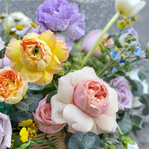 《如约而至》手提花篮 商品图1